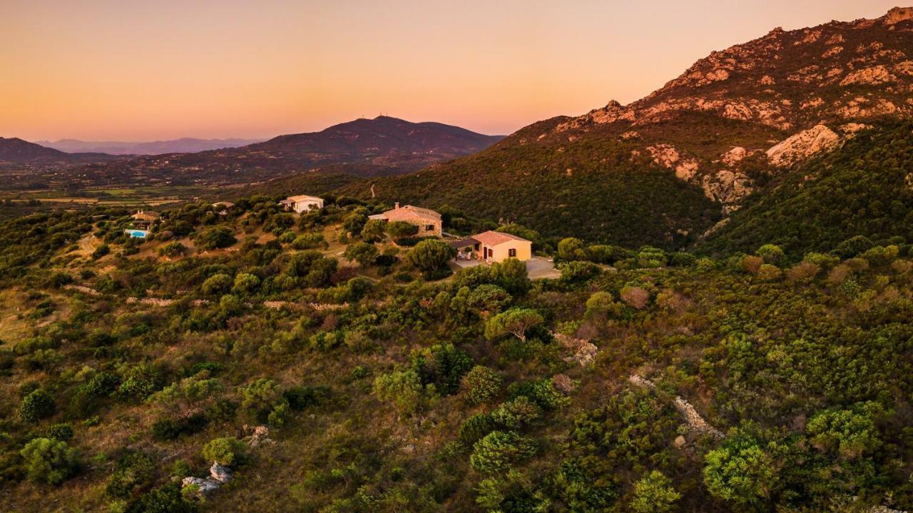 Stazzu Gallurese Villa Portisco Buitenkant foto
